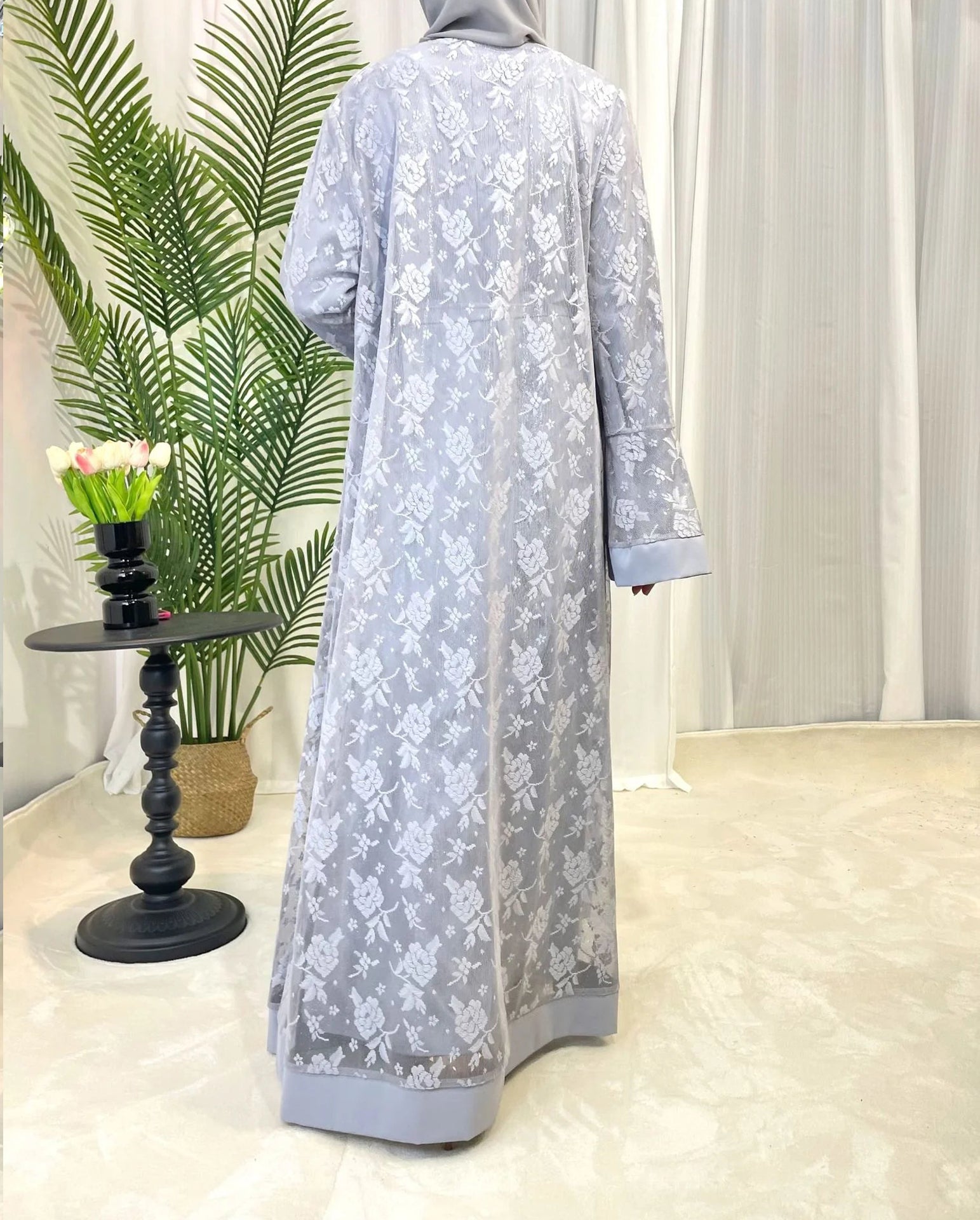 Ensemble 3 pièces Abaya avec robe en dentelle transparente et rose 