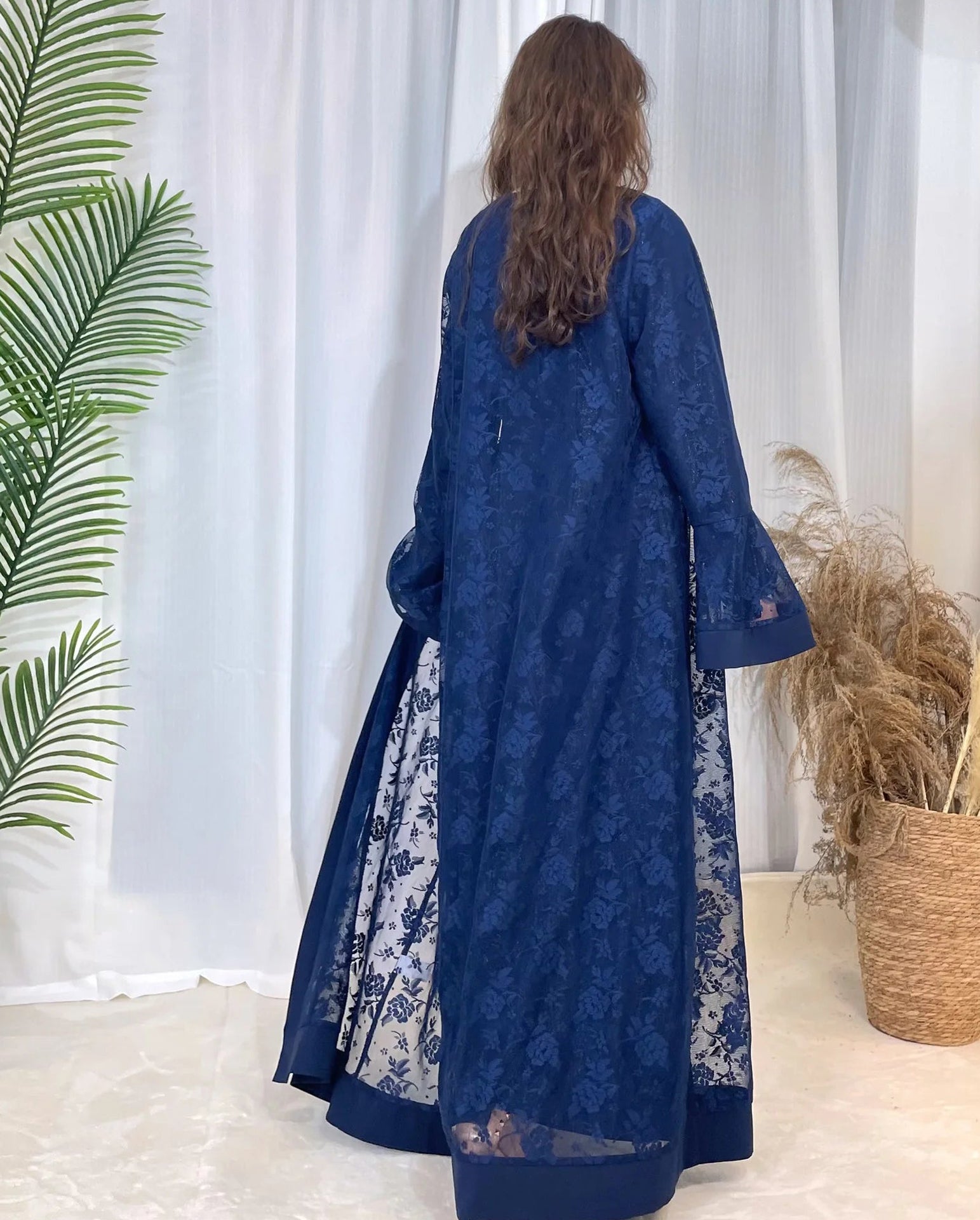 Ensemble 3 pièces Abaya avec robe en dentelle transparente et rose 