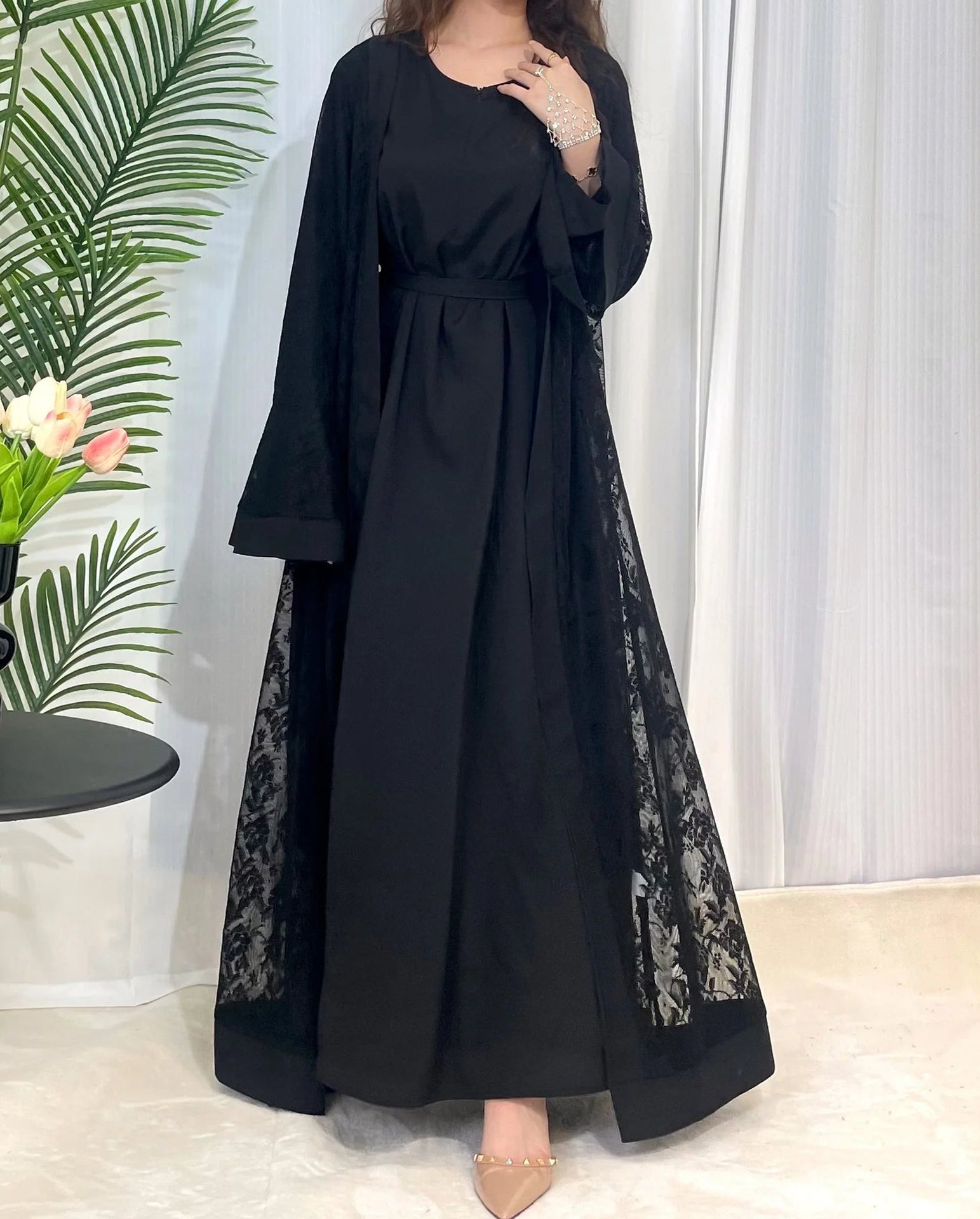 Ensemble 3 pièces Abaya avec robe en dentelle transparente et rose 