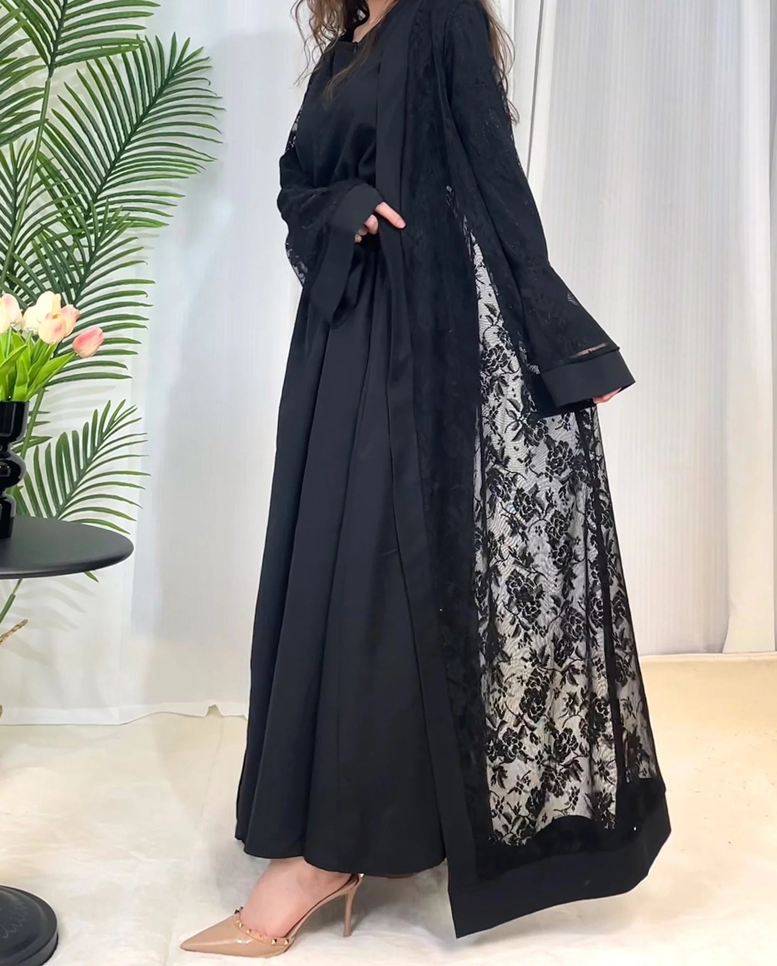 Ensemble 3 pièces Abaya avec robe en dentelle transparente et rose 