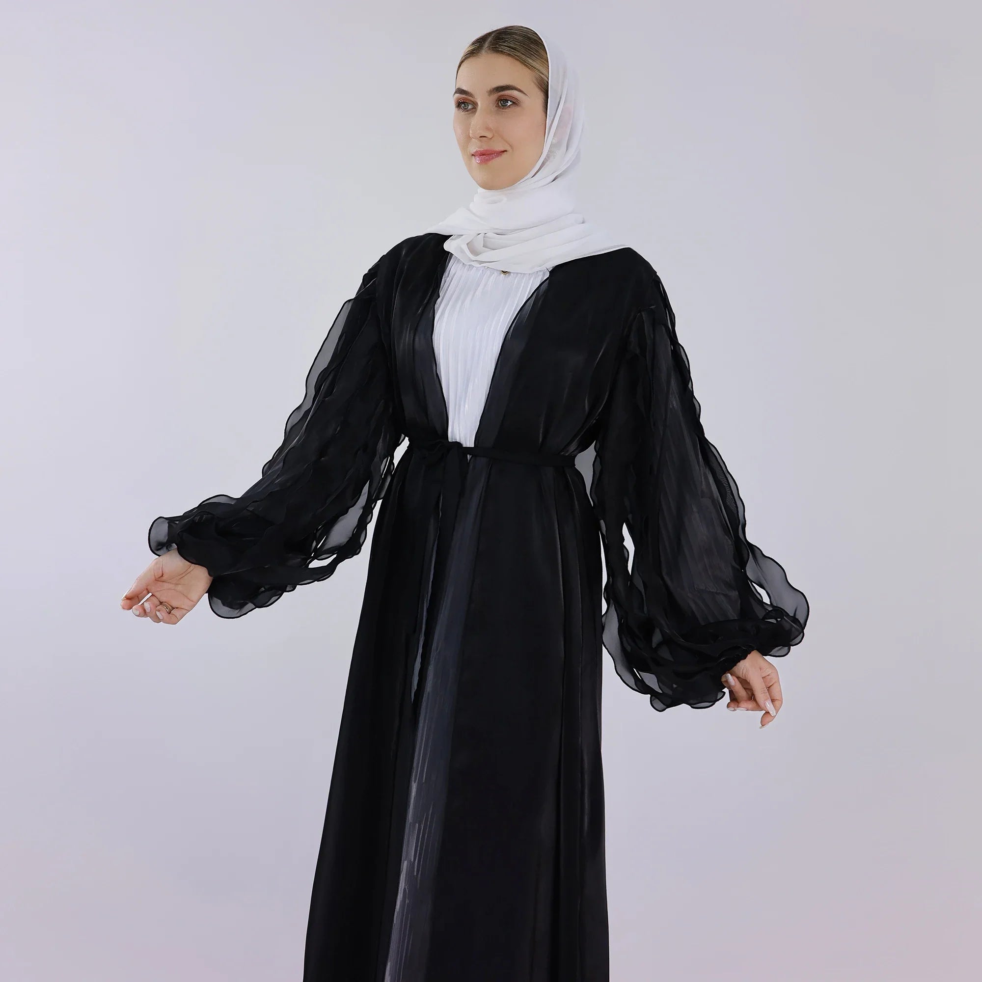 Loriya Fashion Vêtements islamiques uniques Organza Cardigan Kaftan Dubaï Abaya Robe avec manches élégantes Modeste Abaya 