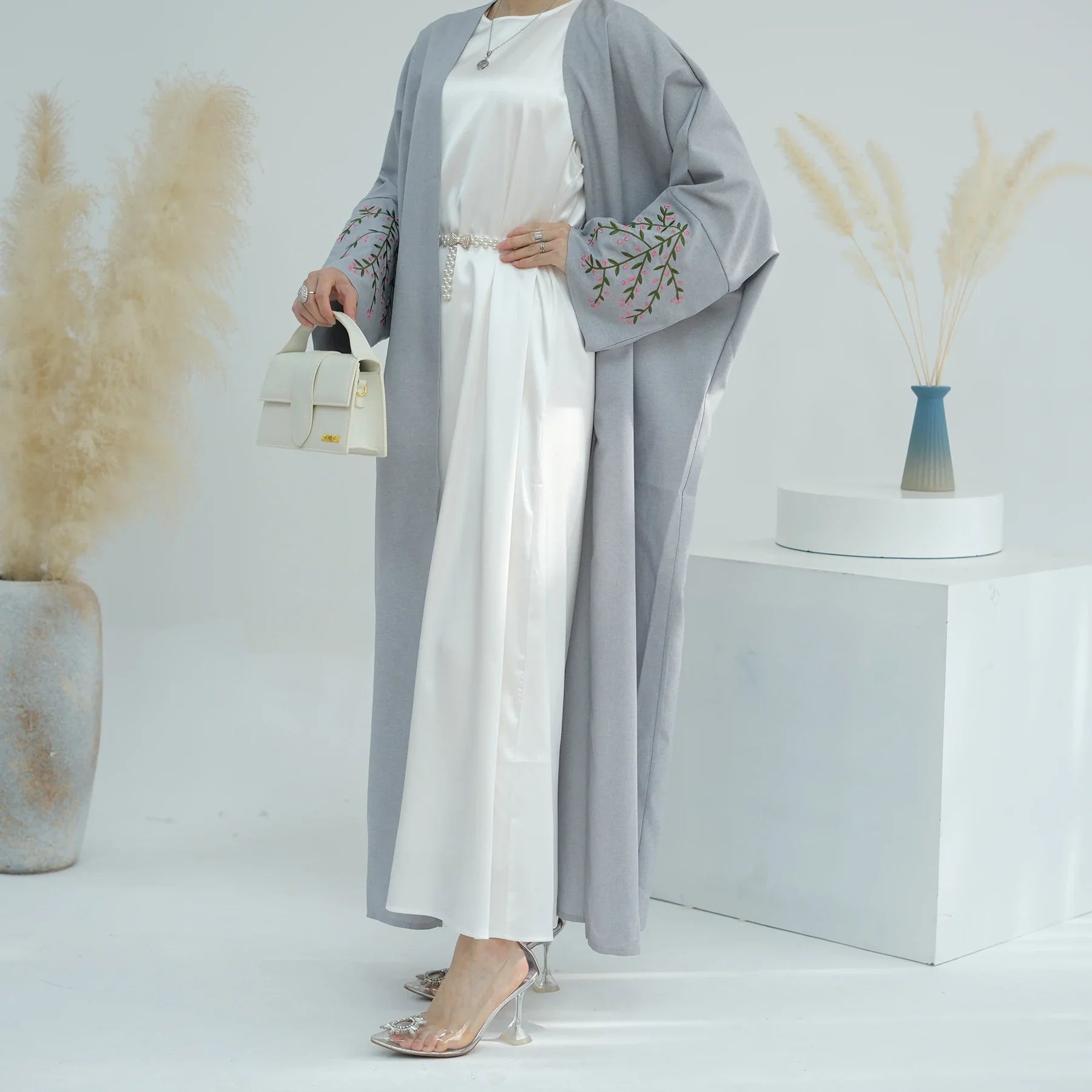 2024 Loriya Fashion Wholesale New EID Linen Abaya Flower Embroidery Kimono Abaya Islamic Clothing Abaya Women Muslim Dress