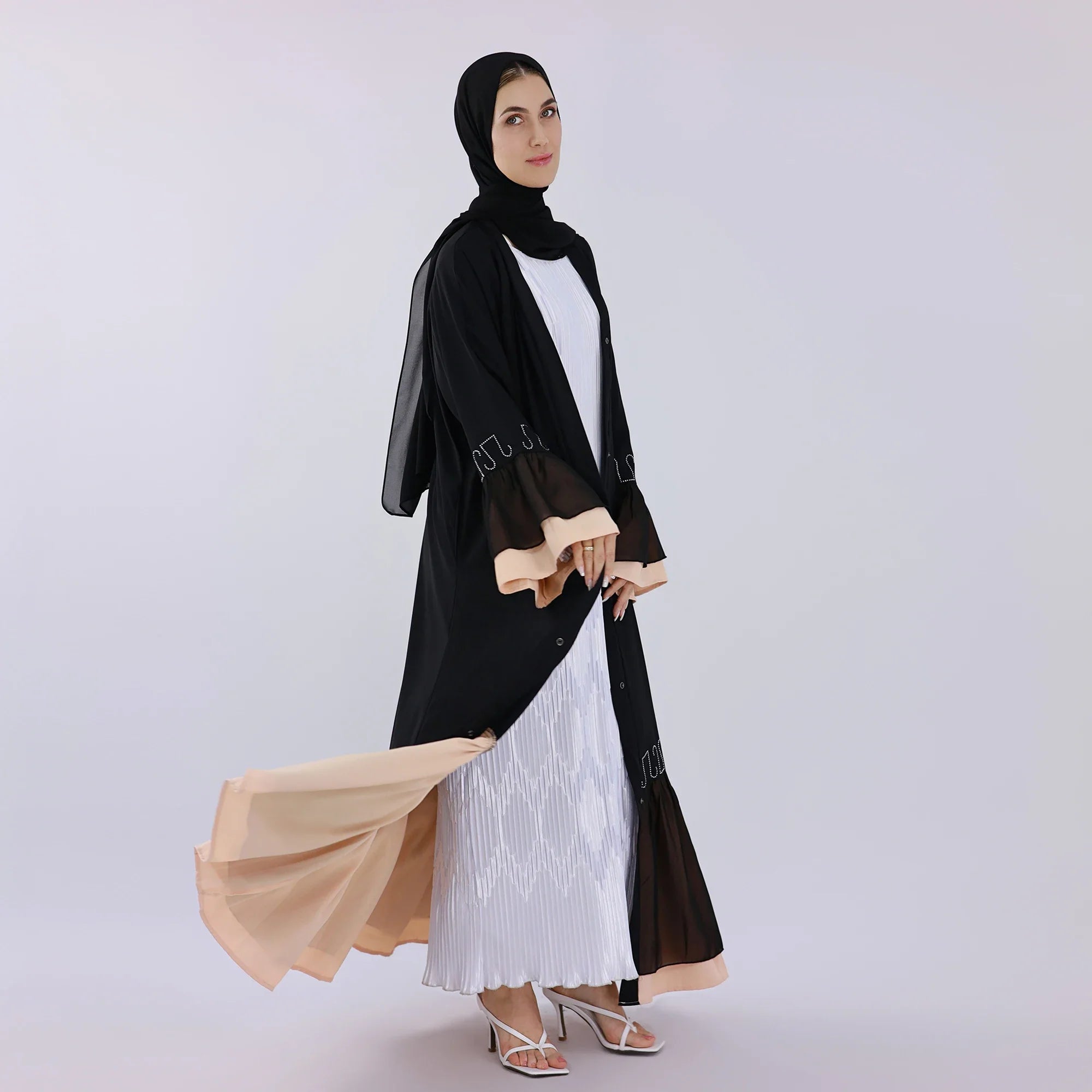 Loriya Fashion Vêtements islamiques Robes pour femmes Cardigan Abaya modeste pour femmes musulmanes Robe Abaya de Dubaï 