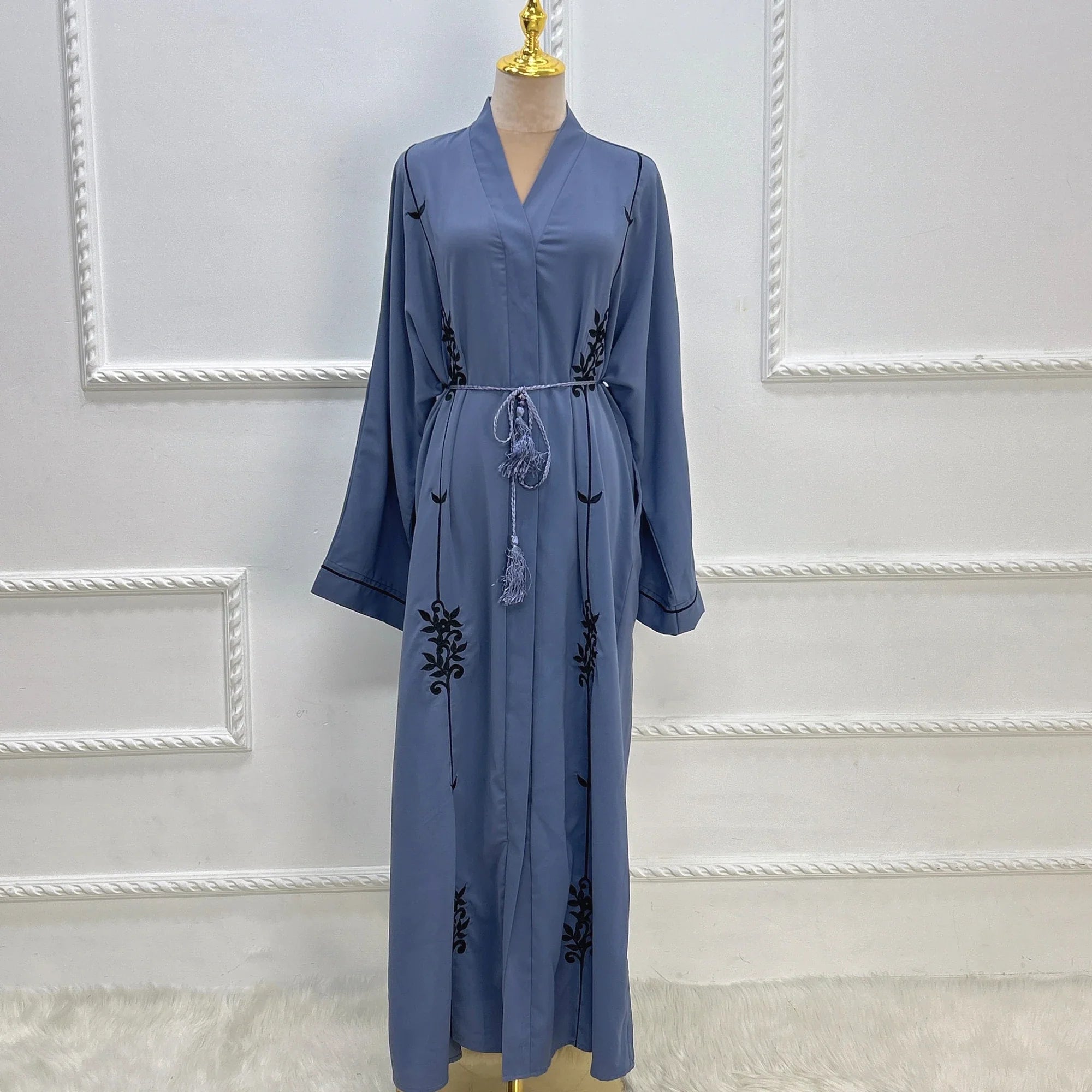 2023 Ramadan New Design Muslim Women Clothing Abaya Turkey Modest Dresses Embroidery Kaftan Abaya with Pop-up Buttons