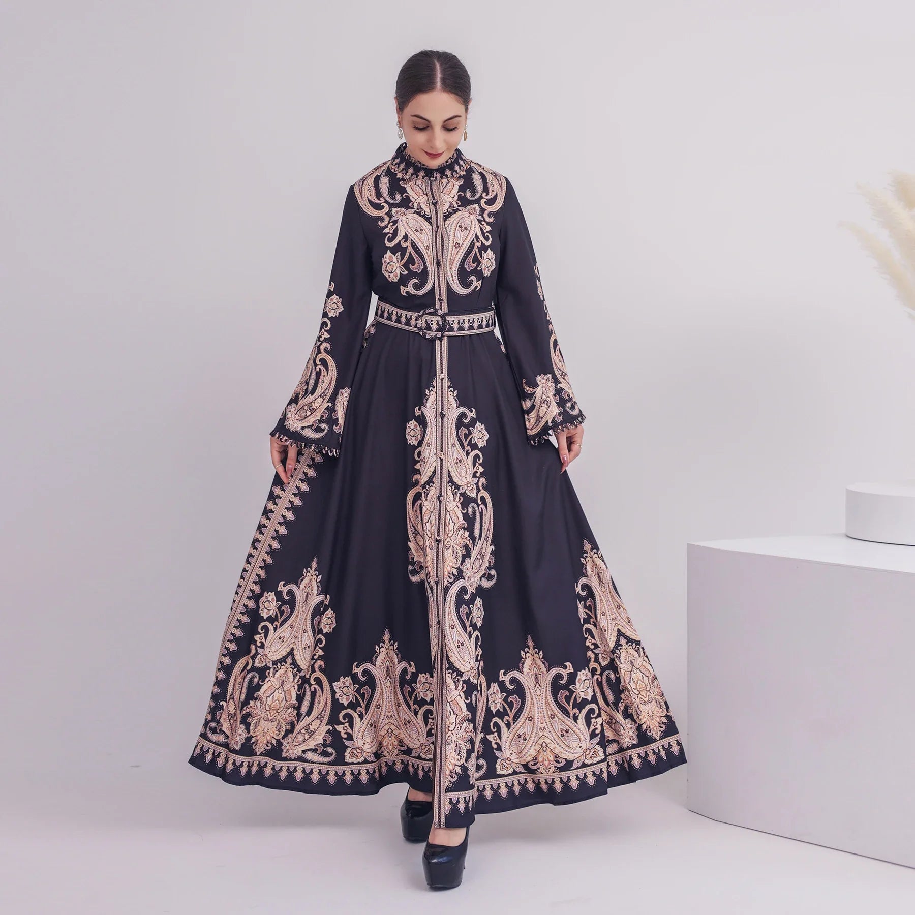 Loriya Wholesale Middle East Luxury Kaftan Dresses Islamic Clothing Dubai Abaya Elegant Print Women's Dress