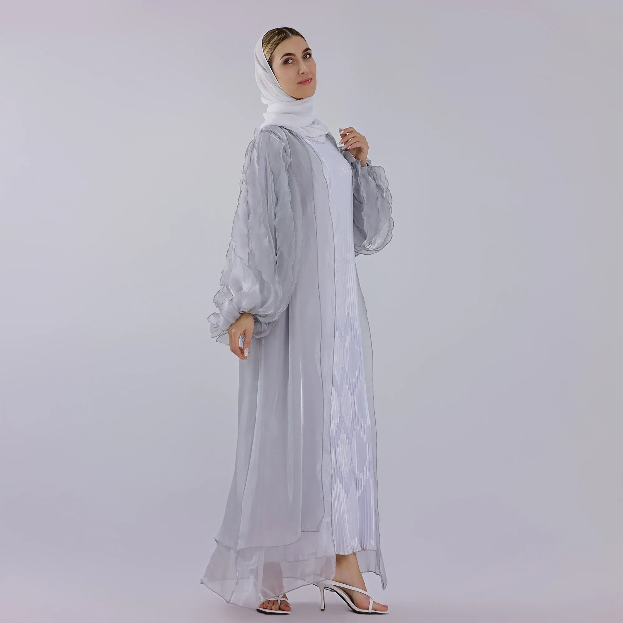 Loriya Fashion Vêtements islamiques uniques Organza Cardigan Kaftan Dubaï Abaya Robe avec manches élégantes Modeste Abaya 