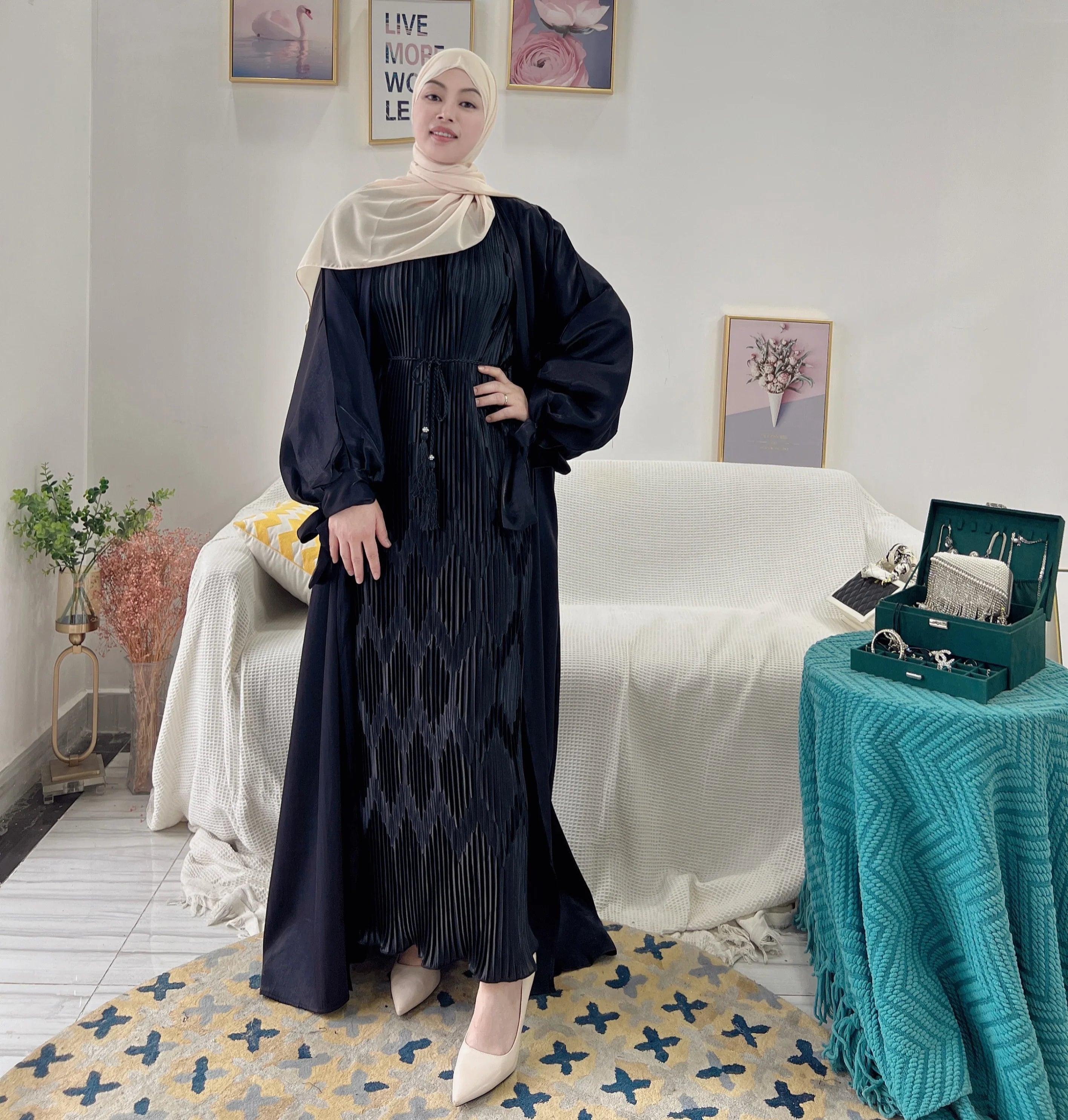 Loriya 2022 hot sale muslim abaya designs shinny polyester cardigan modest abaya dubai women muslim dresses