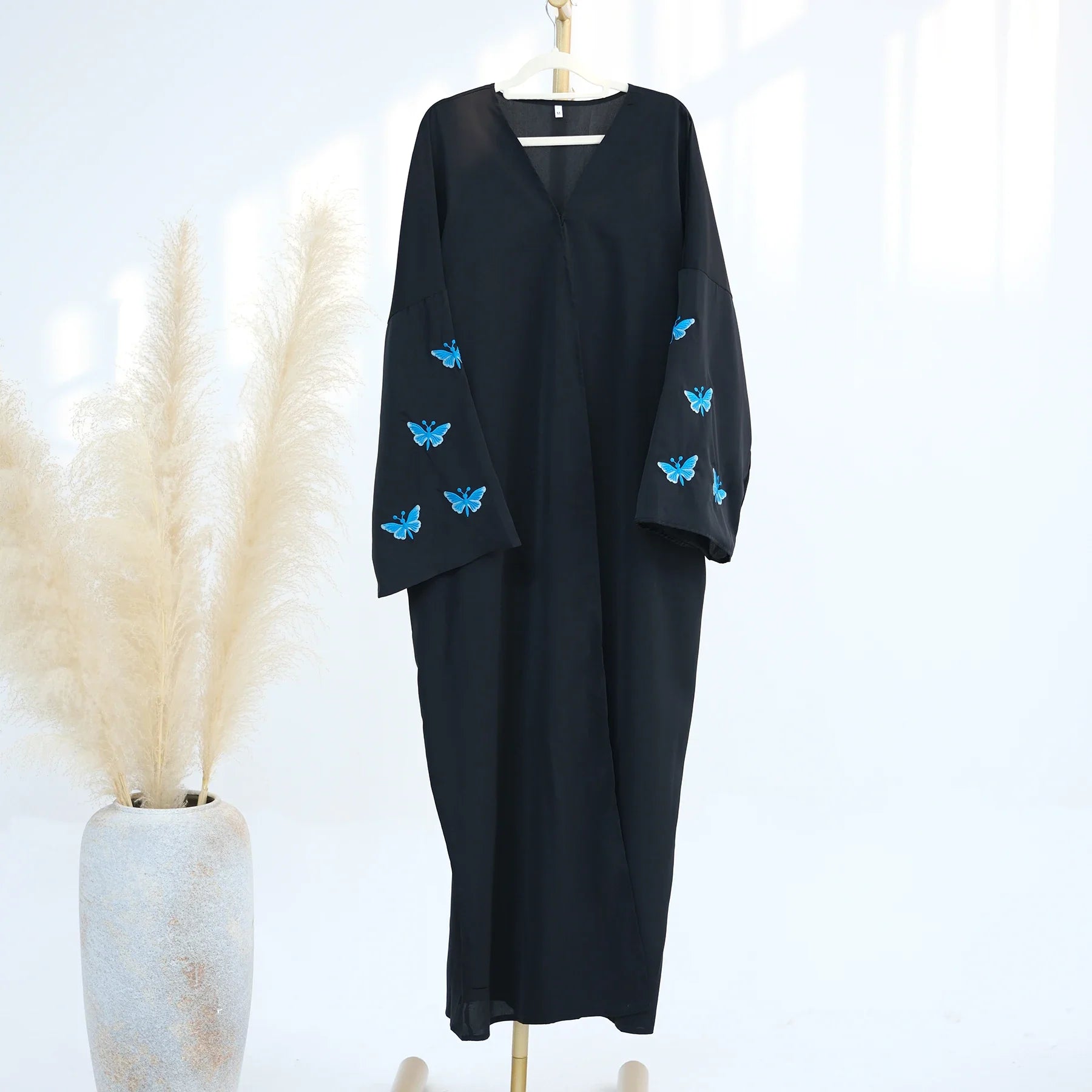 2024 Loriya Latest Islamic Clothing Nida Black Abaya Dubai Designs Abaya Women Muslim Dress Cardigan with Butterfly Decoration