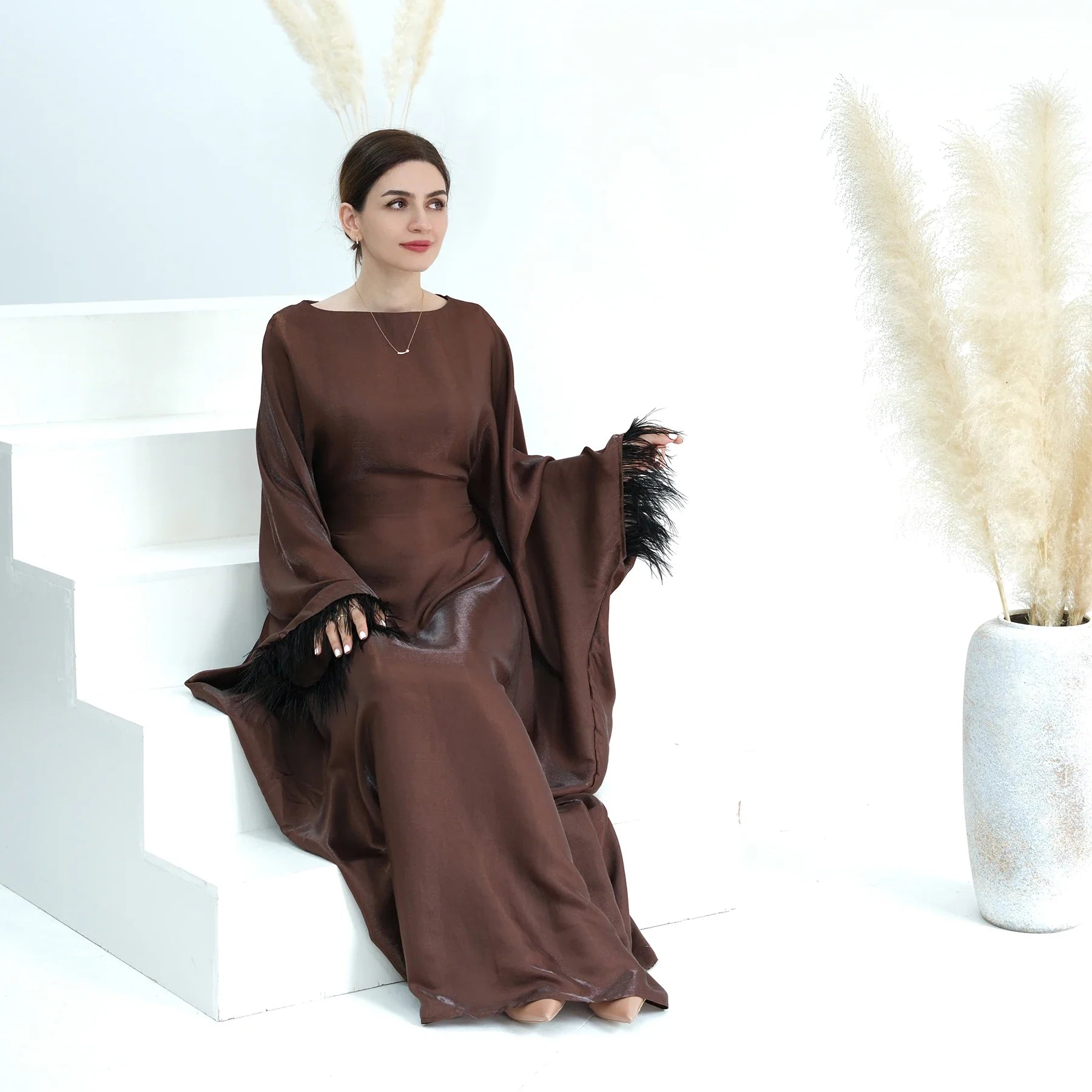 Traditional Muslim Clothing Women Abaya Dubai 2023 New Style Shinny Polyester Plus Size Women's dresses Plain Abaya with Furs