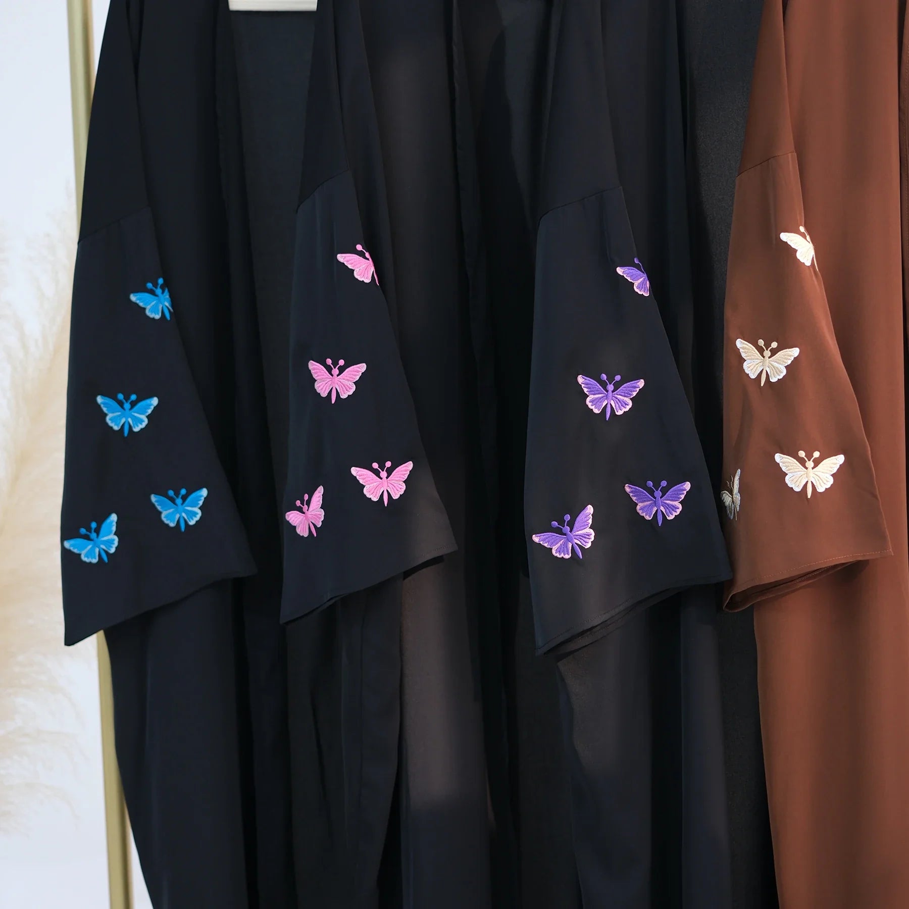 2024 Loriya Latest Islamic Clothing Nida Black Abaya Dubai Designs Abaya Women Muslim Dress Cardigan with Butterfly Decoration