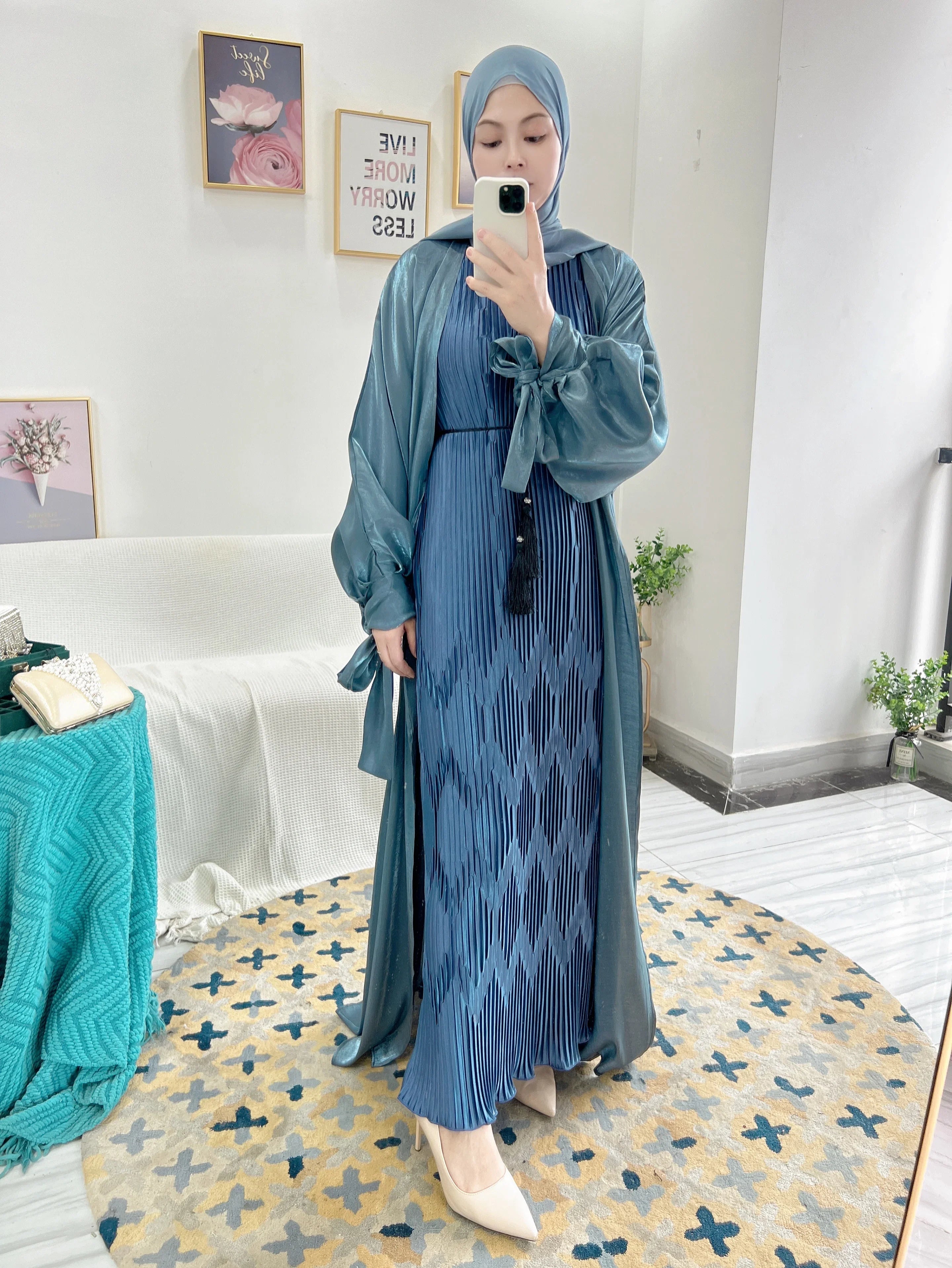 Loriya 2022 hot sale muslim abaya designs shinny polyester cardigan modest abaya dubai women muslim dresses