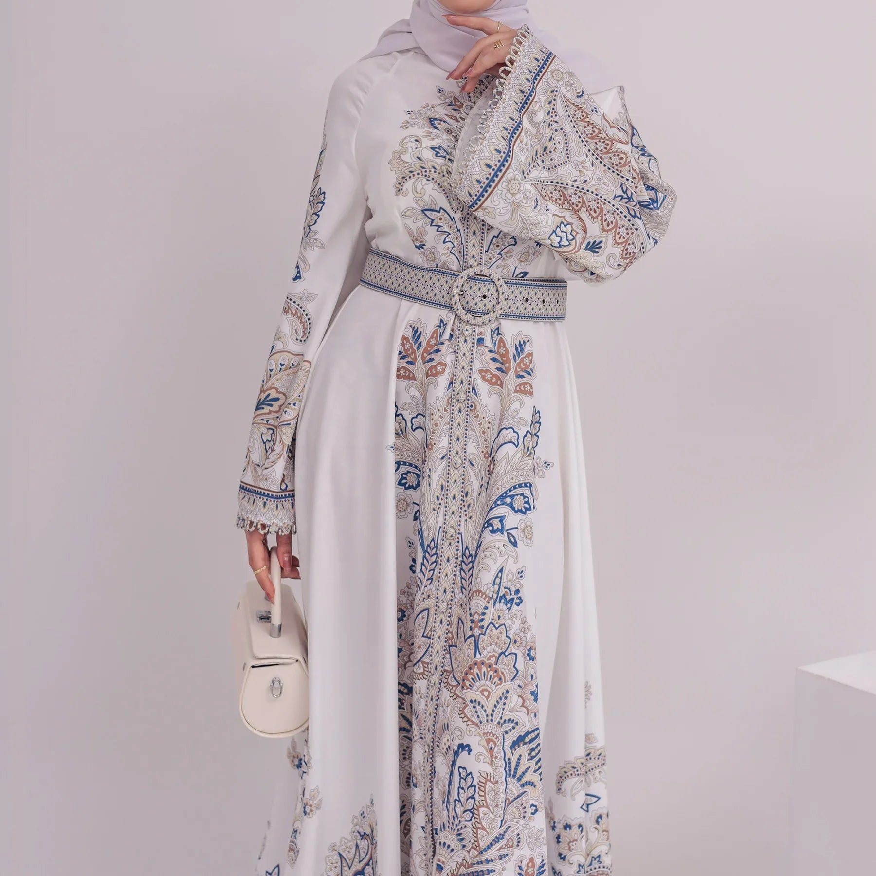 Loriya Wholesale Middle East Luxury Kaftan Dresses Islamic Clothing Dubai Abaya Elegant Print Women's Dress