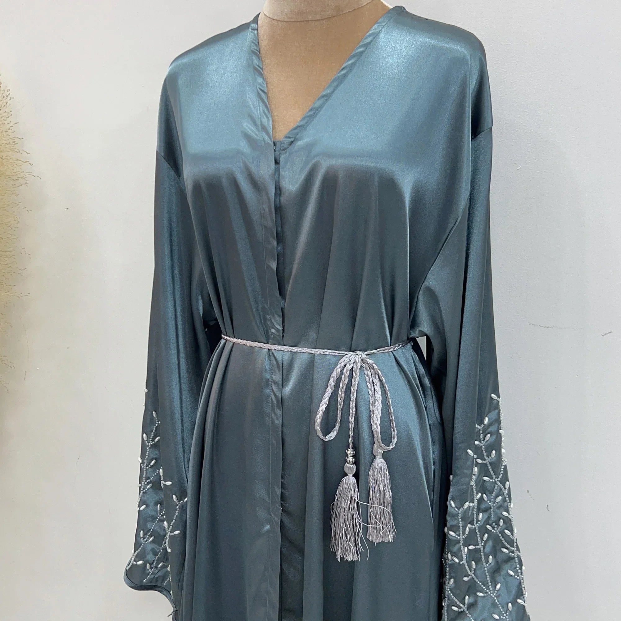 Fabricant Loriya Turquie Modeste Dubaï Abaya Abaya de luxe avec perles faites à la main Robe musulmane pour femmes 