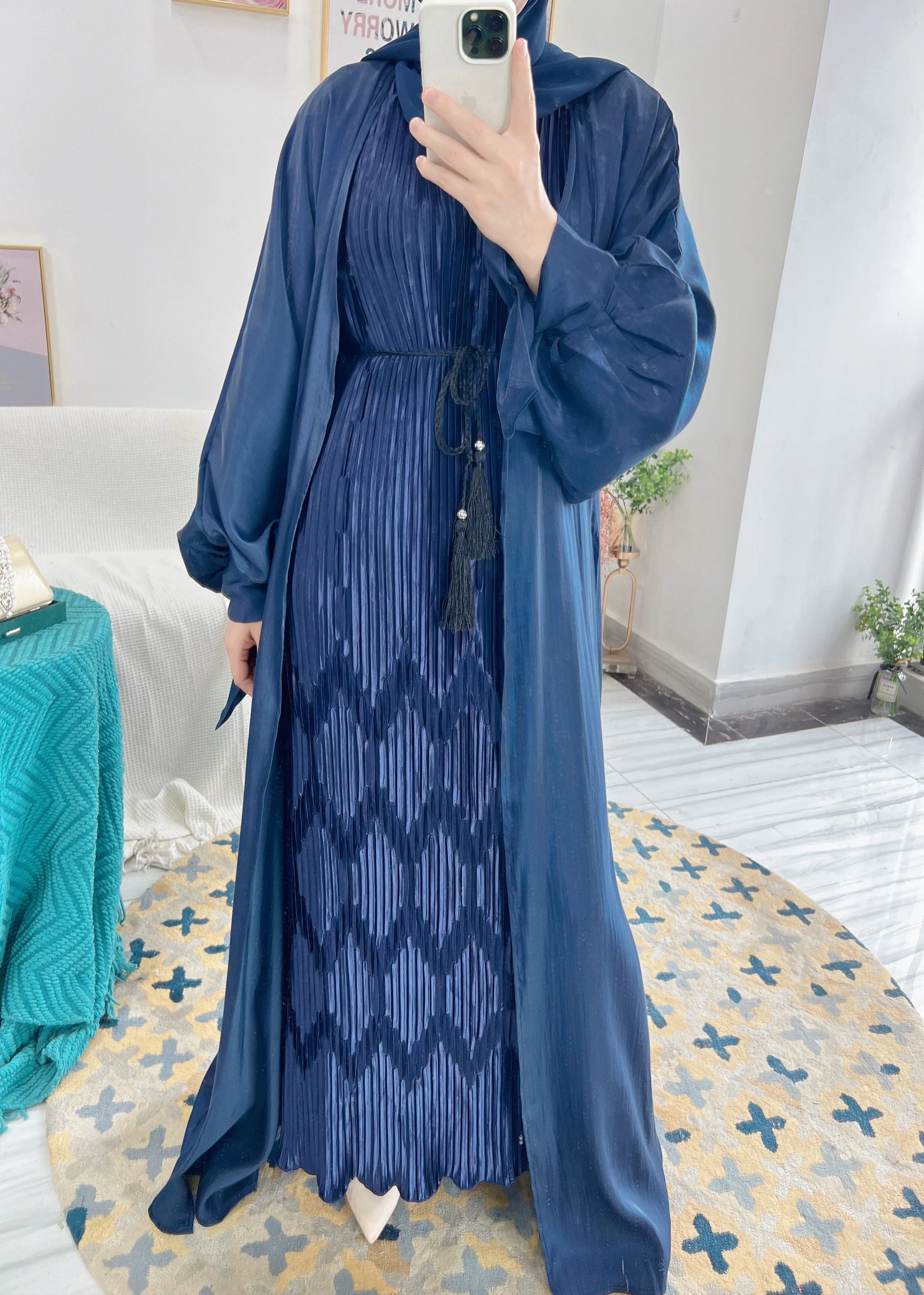 Loriya 2022 hot sale muslim abaya designs shinny polyester cardigan modest abaya dubai women muslim dresses