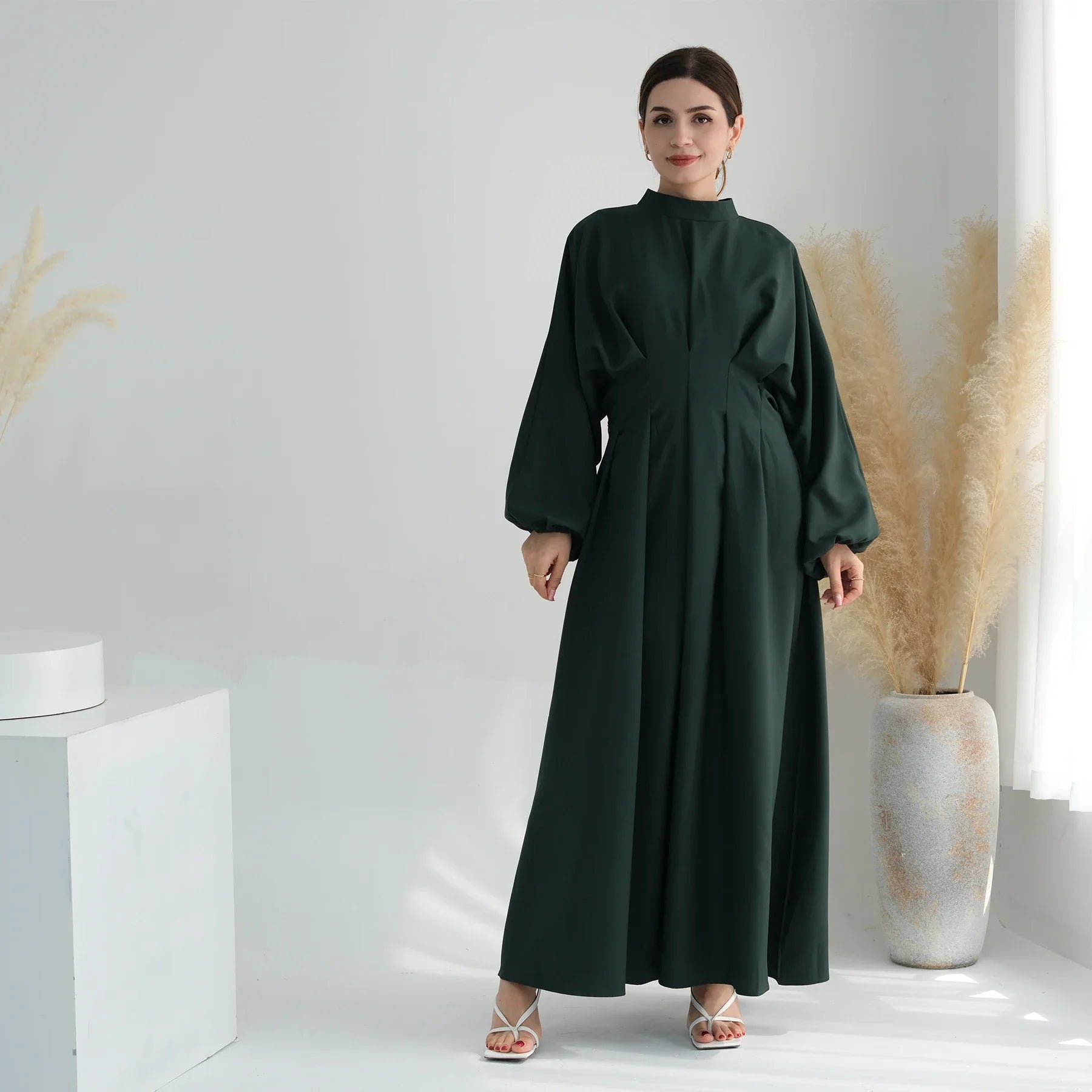 Loriya OEM/ODM 2024 New Arrival Women Modest Dresses Solid Color Muslim Fashion  Abaya Women Muslim Dress