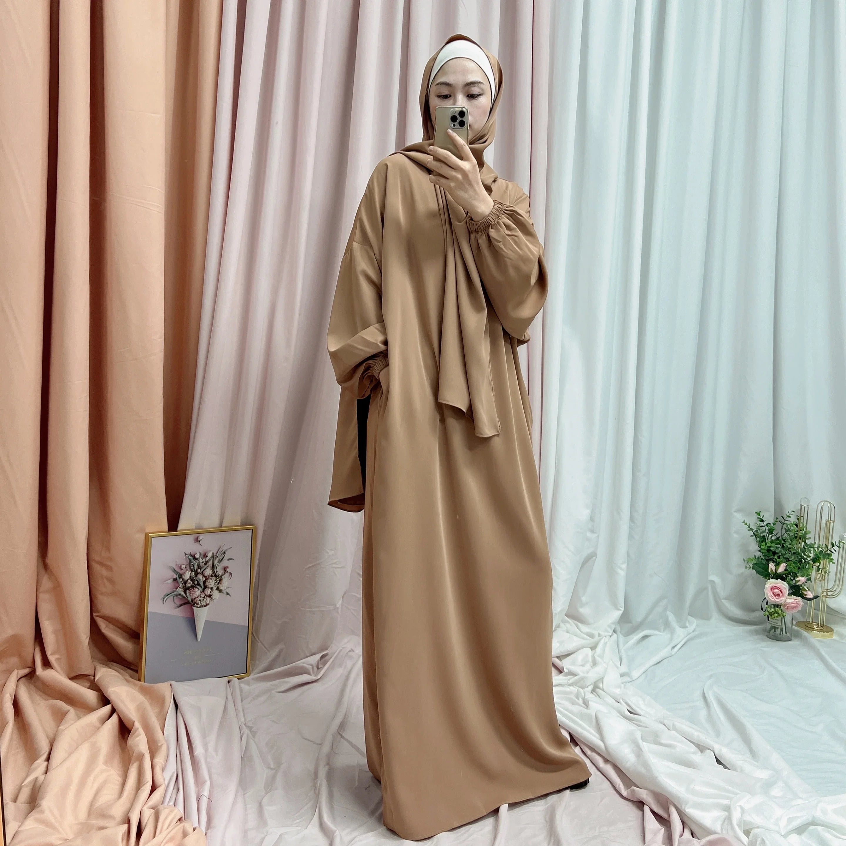 2023 Loriya Fashion islamic clothing  abaya for Women Muslim hoodie prayer abaya wholesale Modern fashion islamic jilbab abaya