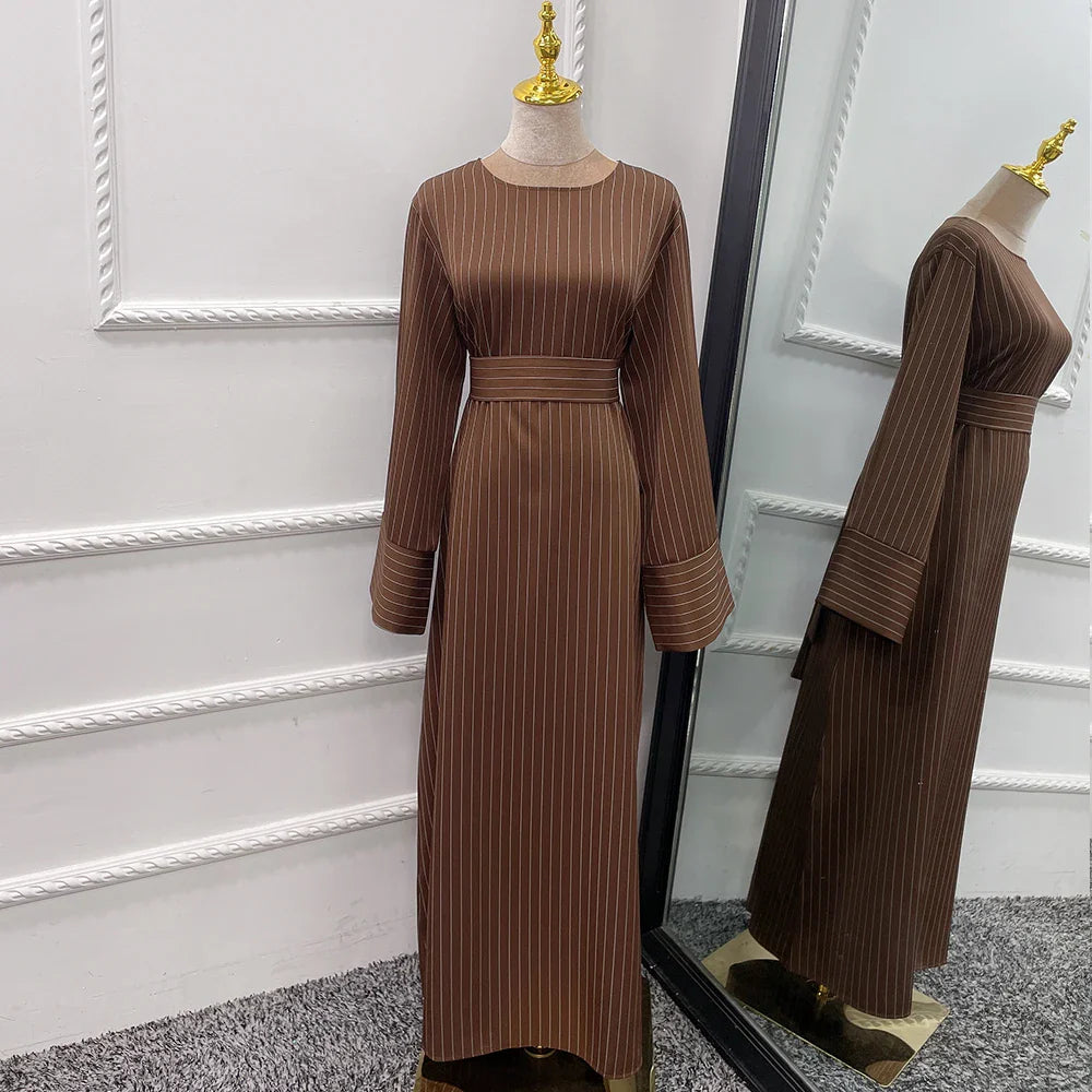 Loriya 2023 Vente chaude Vêtements islamiques Modeste Abaya Turquie Robe modeste pour femmes musulmanes 