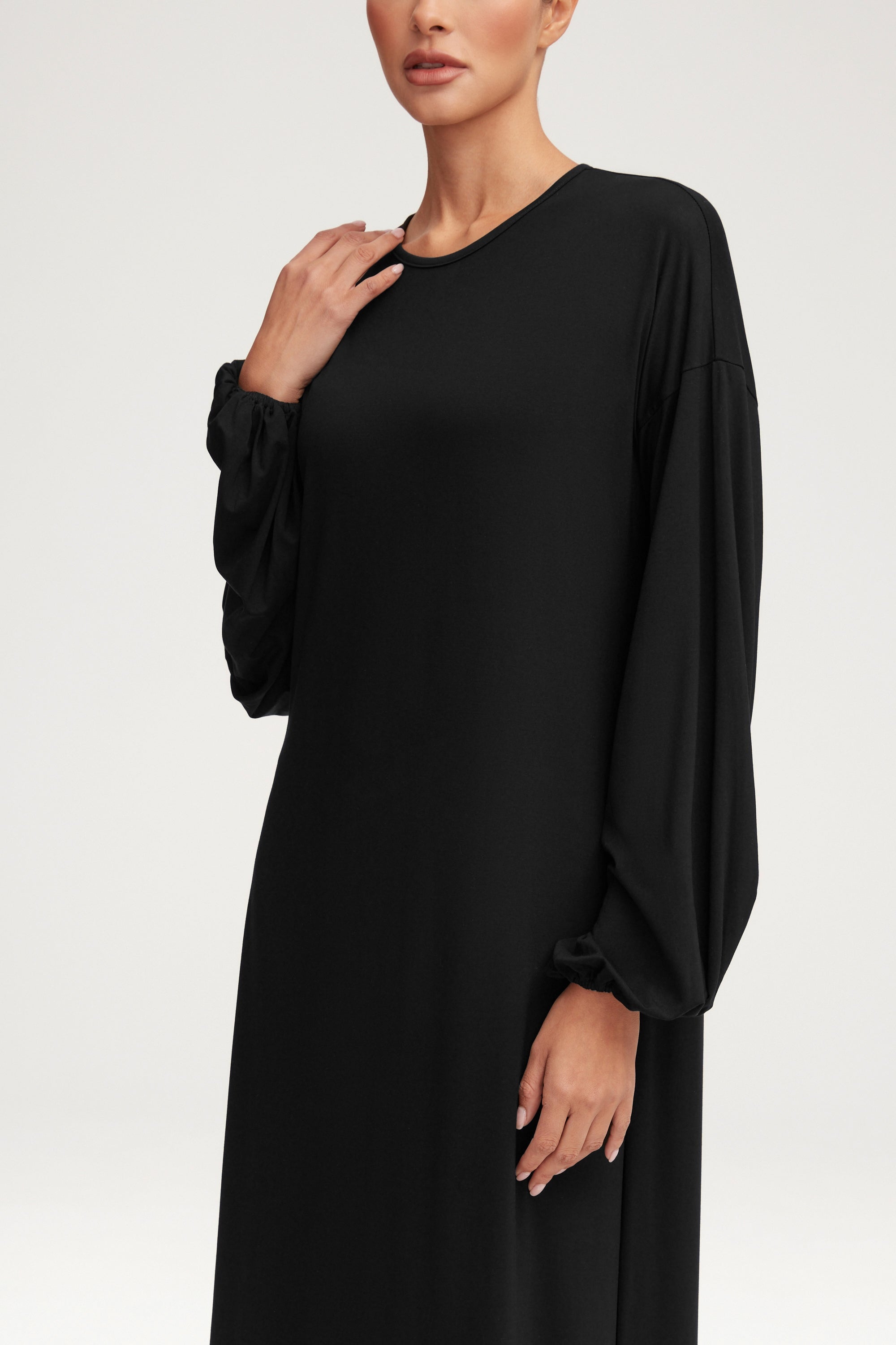 Afiyah Jersey Maxi Dress - Black Clothing Veiled 