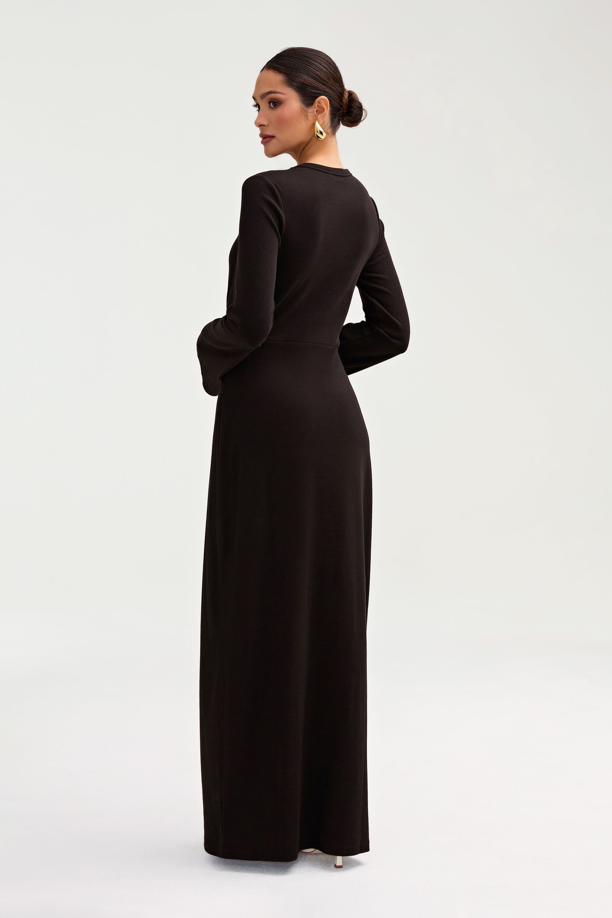 Aissia Ribbed Twist Front Maxi Dress - Black Clothing Veiled 