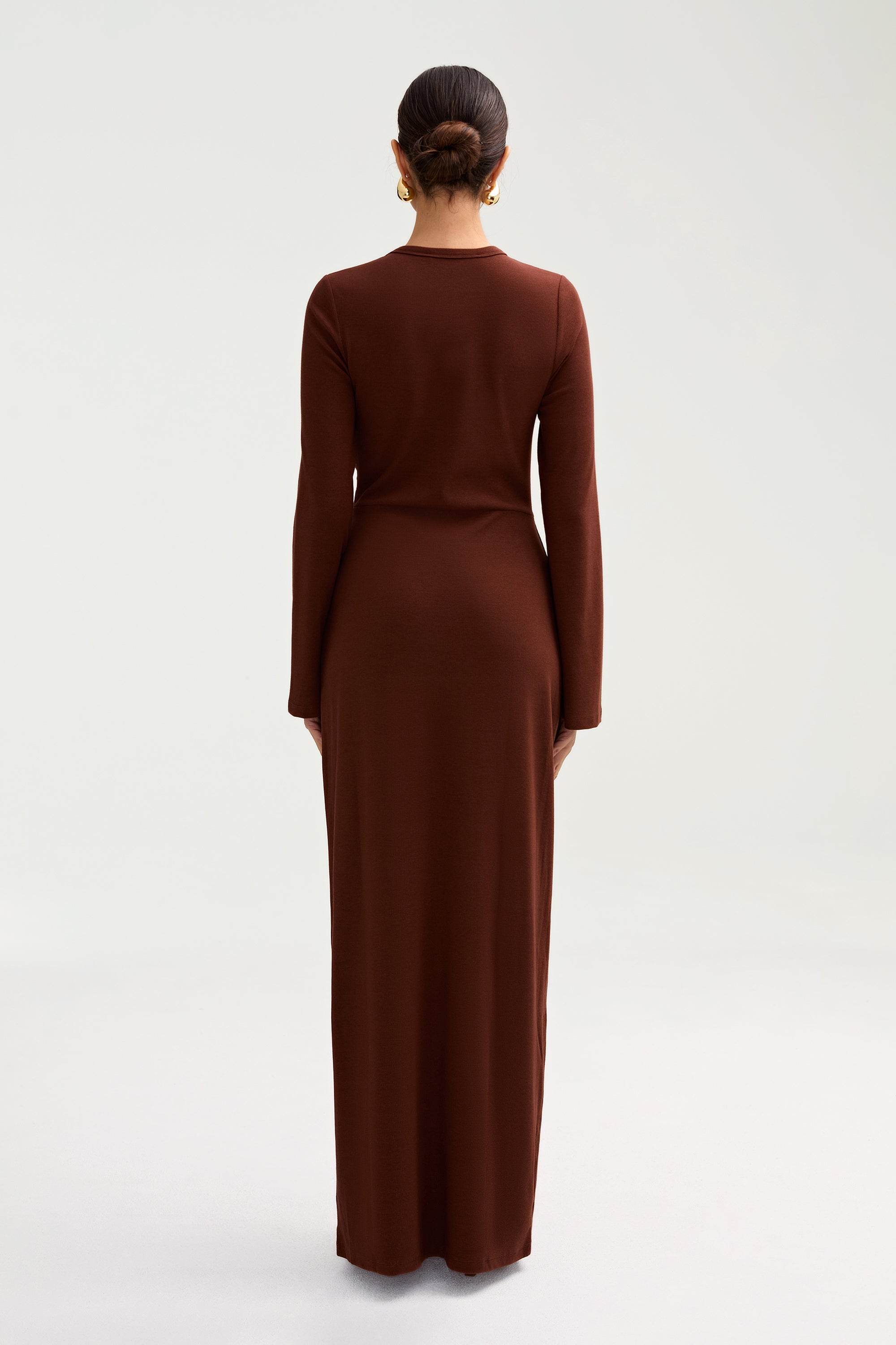 Aissia Ribbed Twist Front Maxi Dress - Chocolate Clothing Veiled 