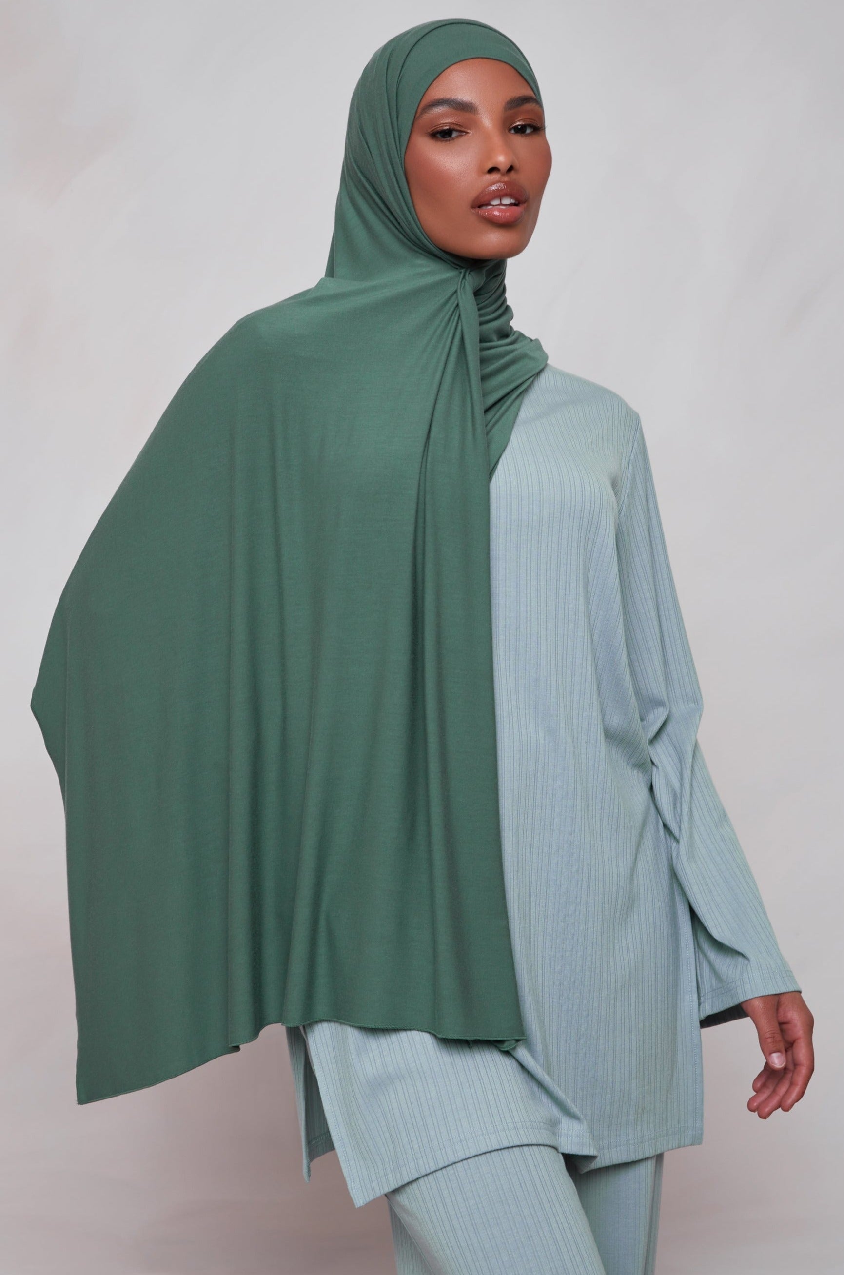 Bamboo Jersey Hijab - Dark Forest Veiled 