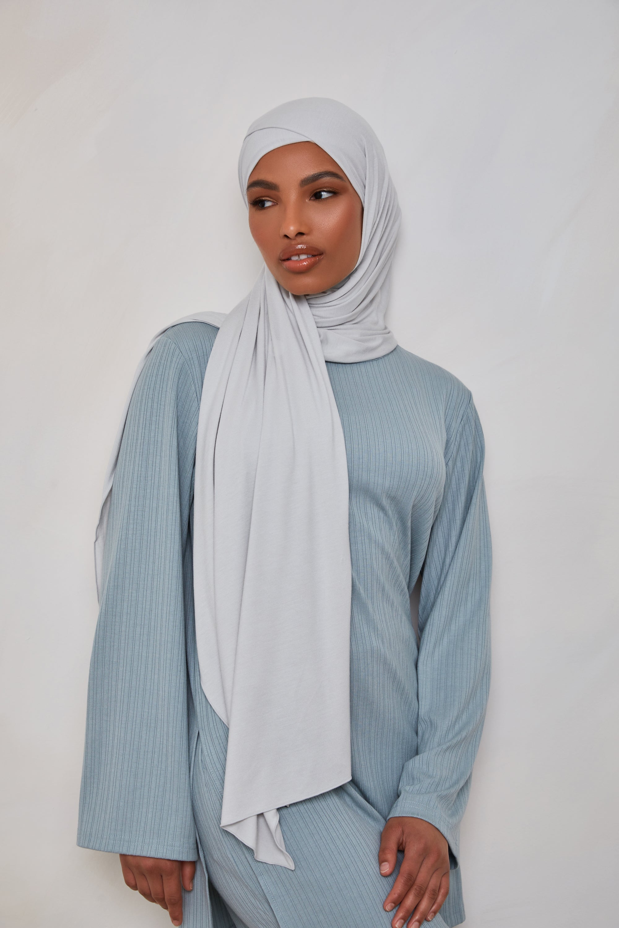 Bamboo Jersey Hijab - Light Grey Veiled 