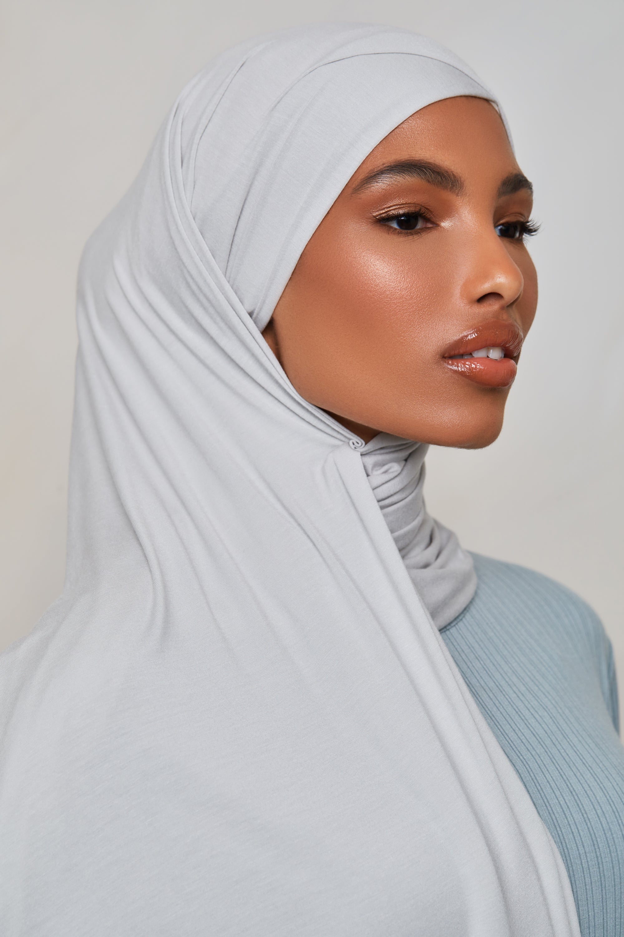 Bamboo Jersey Hijab - Light Grey Veiled 