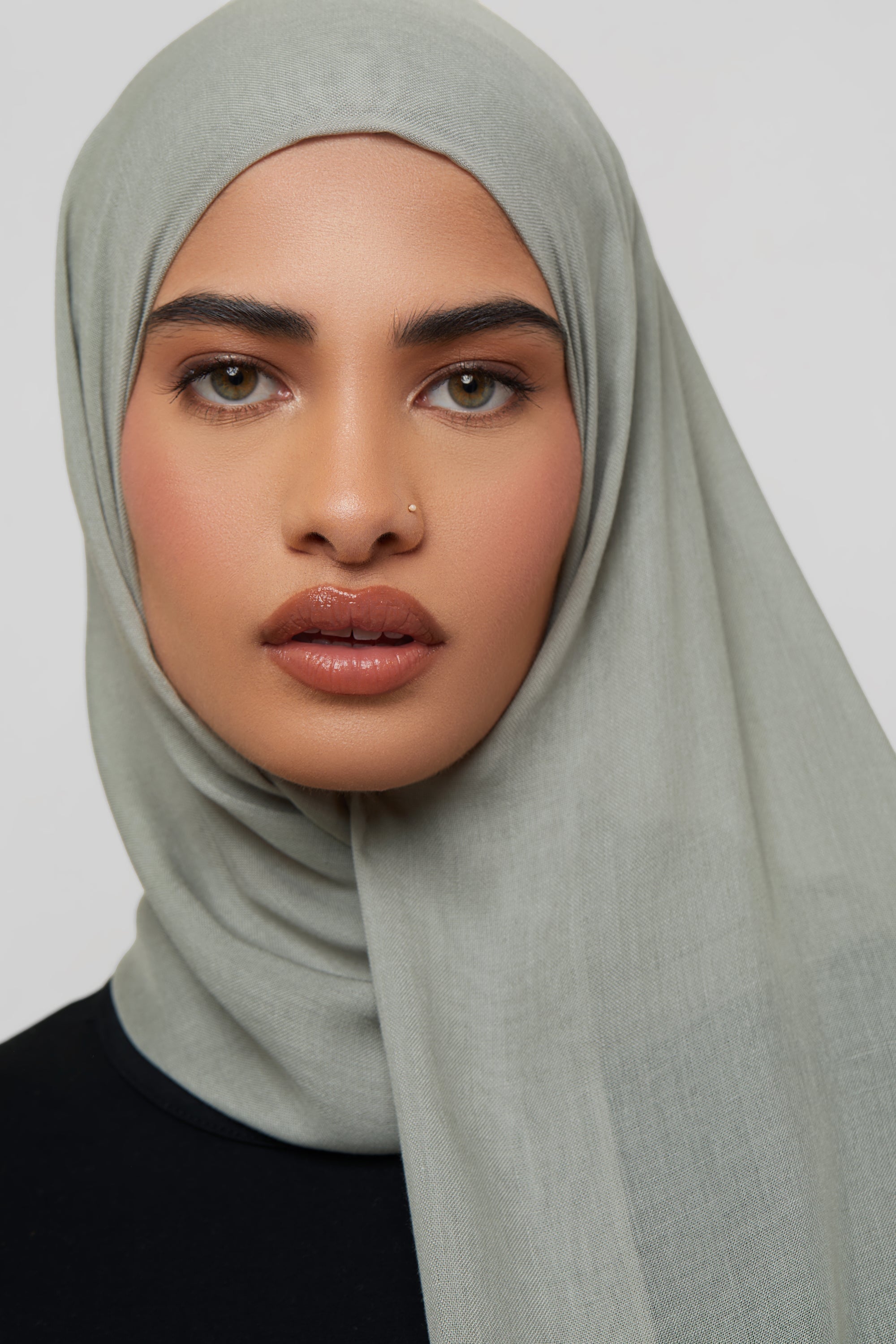 Bamboo Woven Hijab - Shadow Veiled 