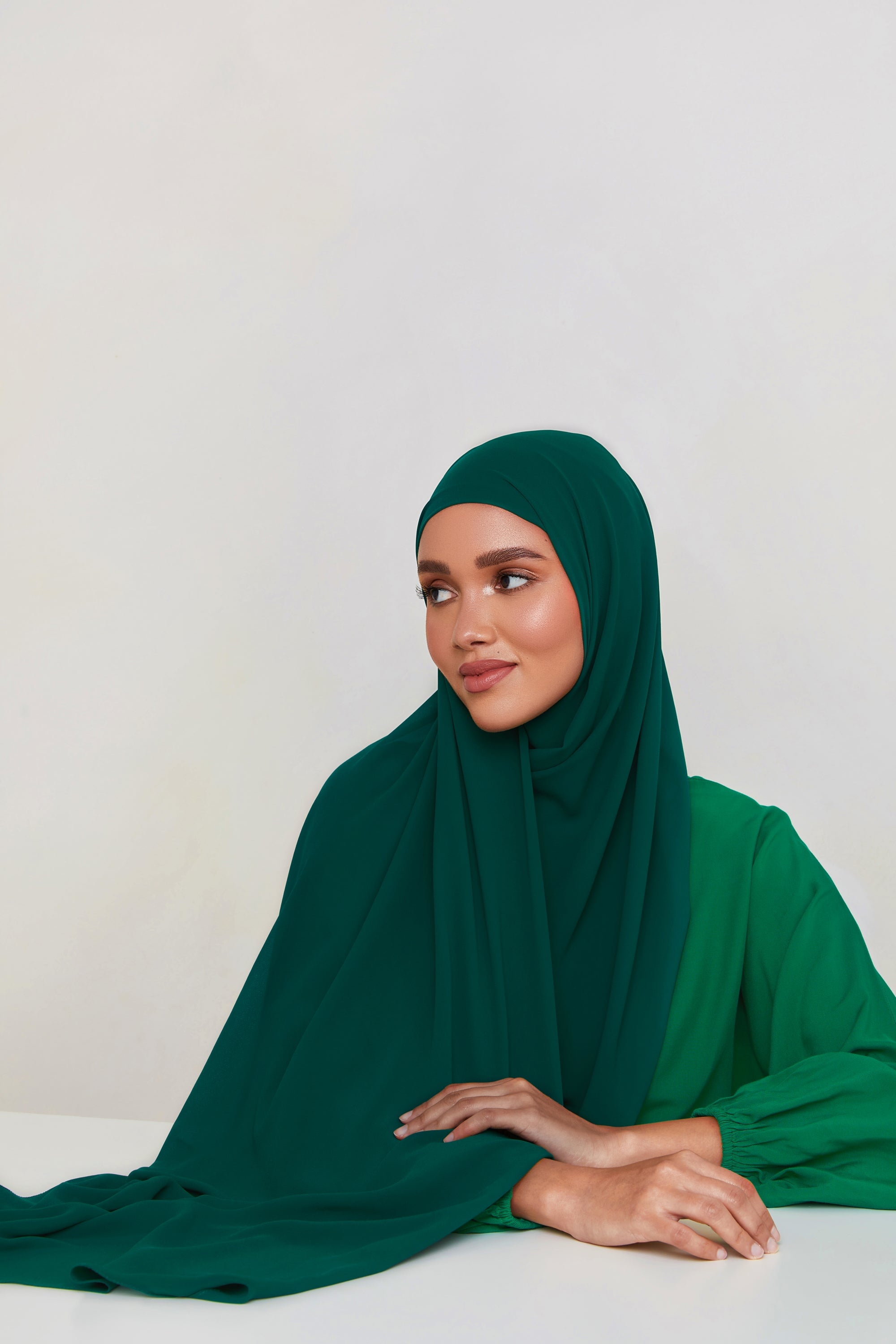 Chiffon LITE Hijab - Aventurine Green Veiled 