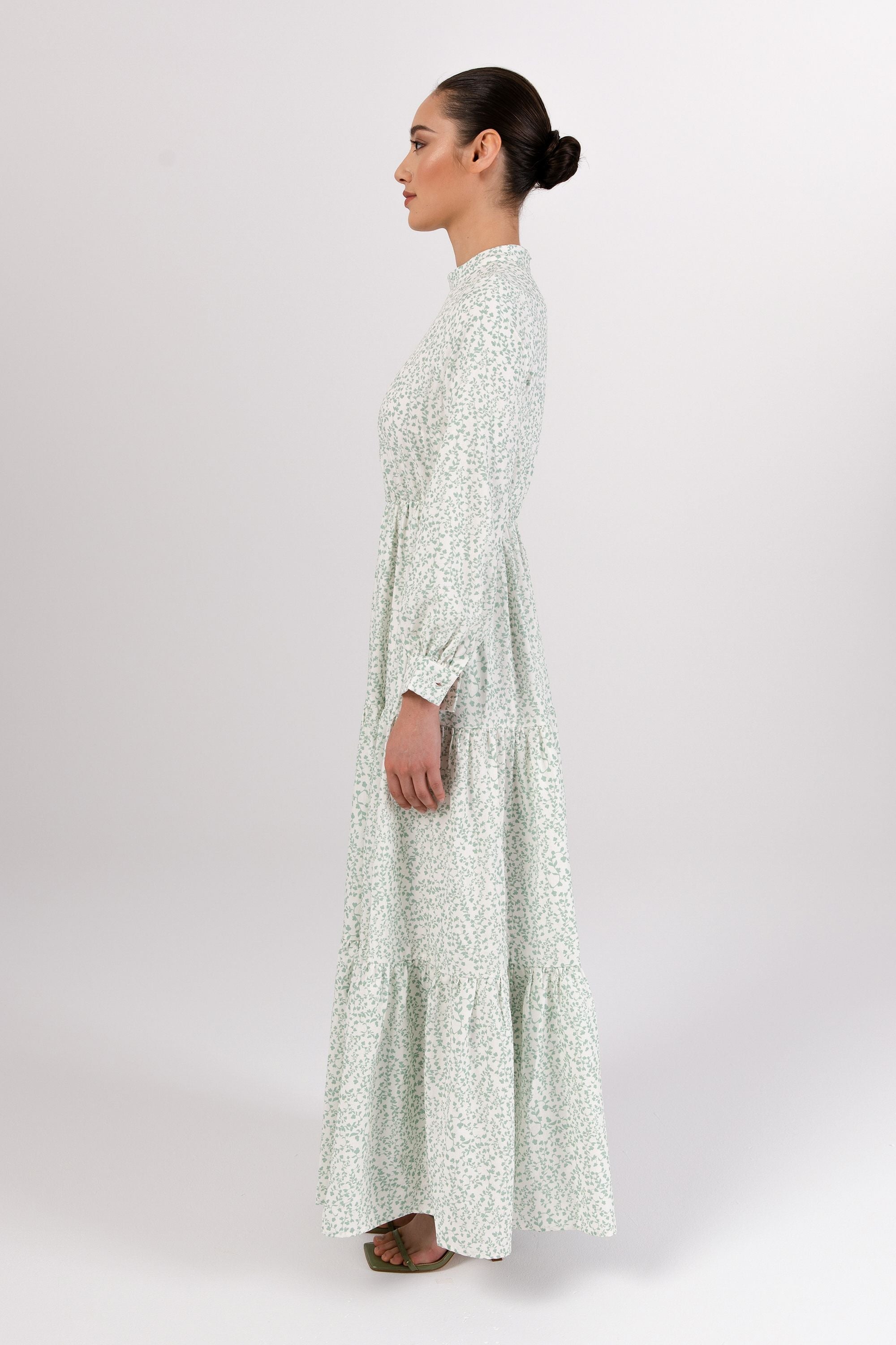 Iliya Ditsy Floral Tiered Maxi Dress Veiled Collection 