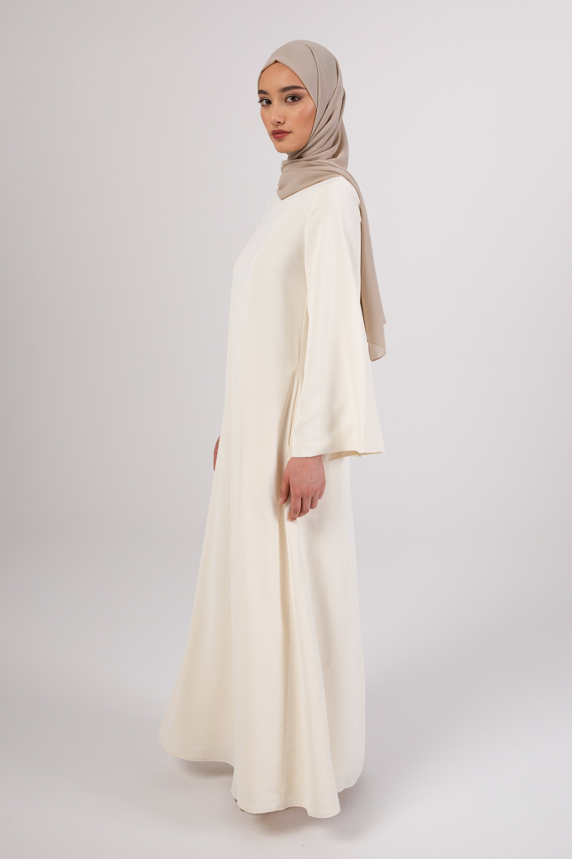 Jenna Flowy Circle Maxi Dress - Off White Veiled 