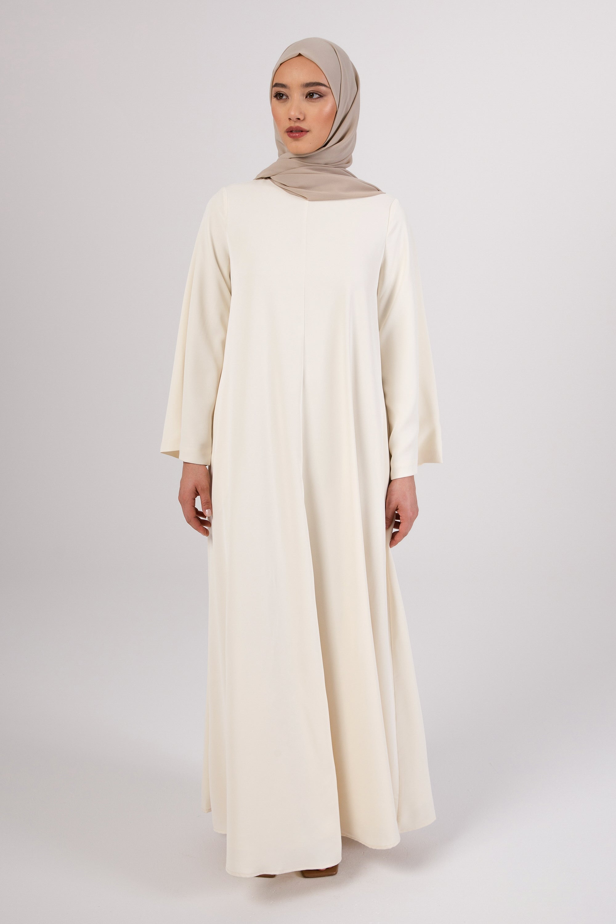 Jenna Flowy Circle Maxi Dress - Off White Veiled 