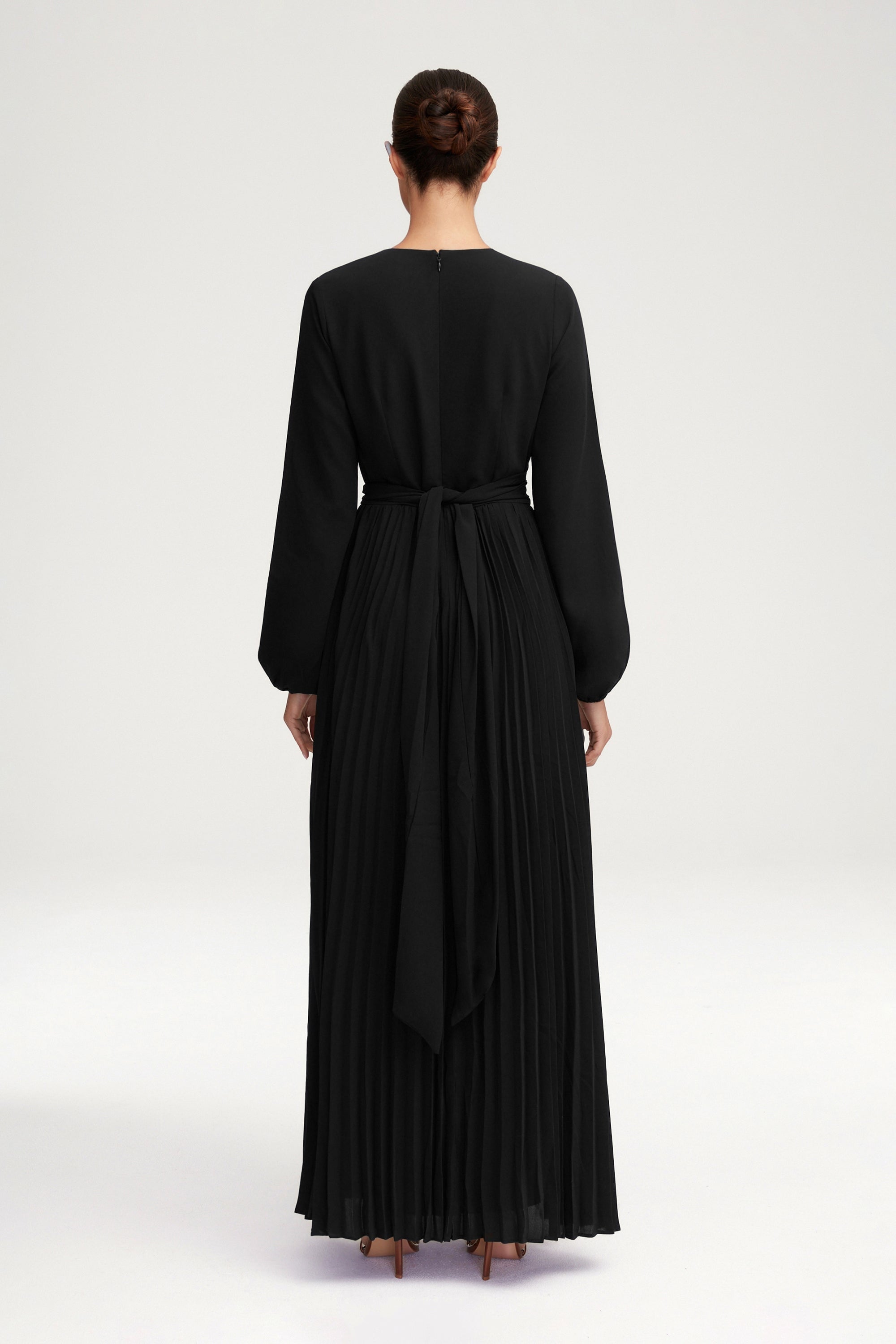 Layana Pleated Wrap Waist Maxi Dress - Black Clothing Veiled 