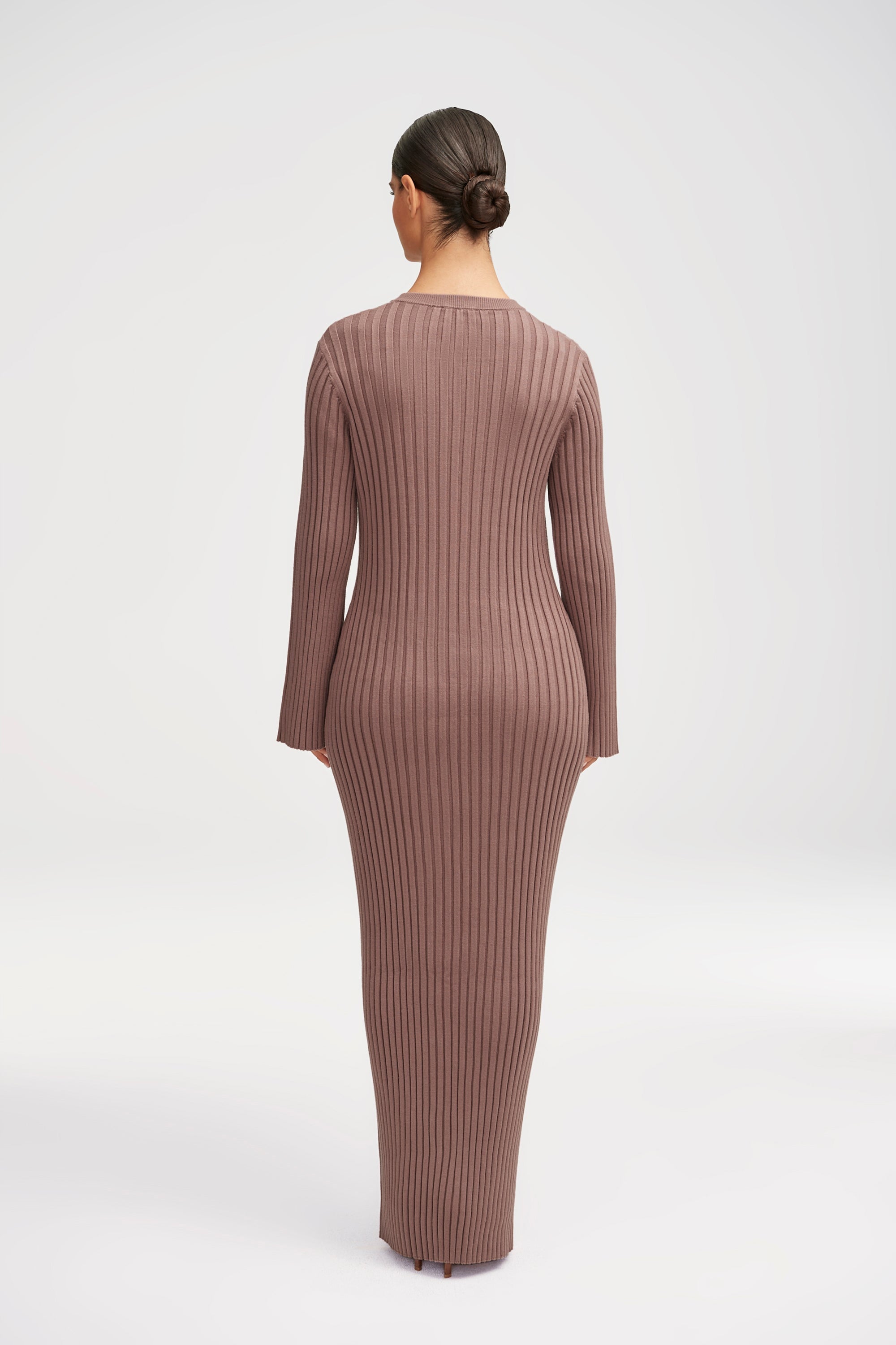 Melanie Ribbed Knit Maxi Dress - Taupe Clothing Veiled 